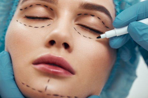 Les vérités sur la chirurgie esthétique pour femmes : choix et conseils